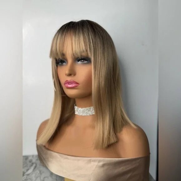 Balayage Blonde Short Wig with bangs - Picture 2 of 6